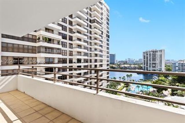 2500 Parkview Dr 1216, Hallandale Beach, FL 33009