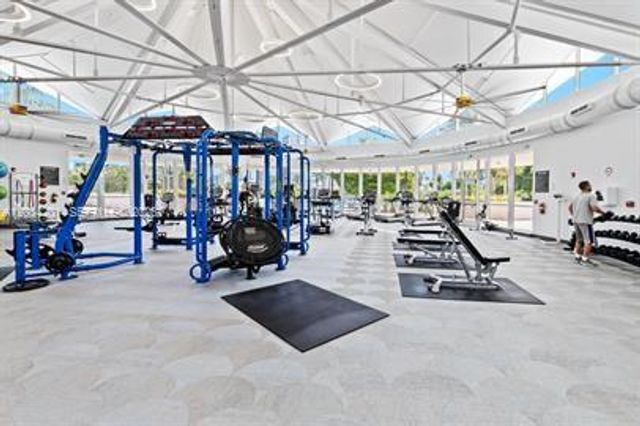 2500 Parkview Dr 1216, Hallandale Beach, FL 33009