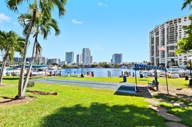 2500 Parkview Dr 1216, Hallandale Beach, FL 33009