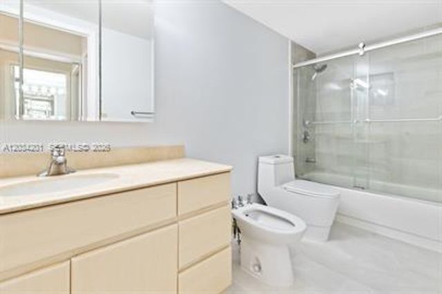 2500 Parkview Dr 1216, Hallandale Beach, FL 33009