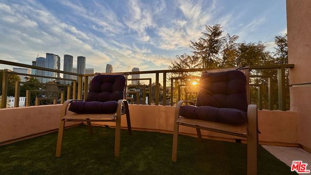 2111 S Beverly Glen Boulevard PH2, Los Angeles, CA 90025