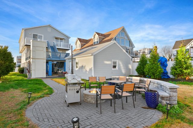 44 Washington Parkway, Stratford, CT 06615