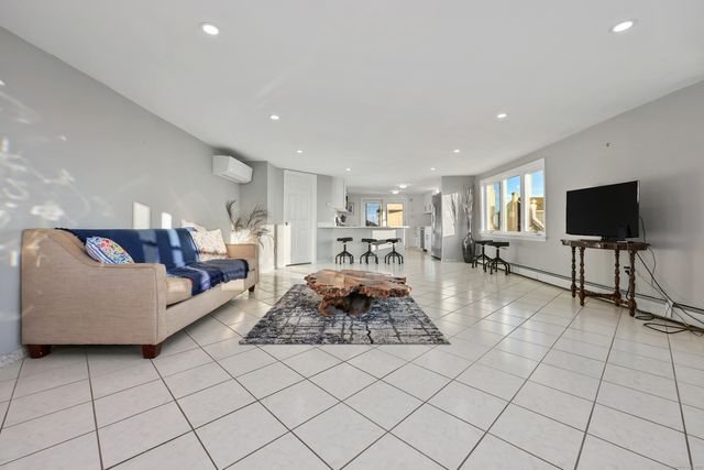 44 Washington Parkway, Stratford, CT 06615