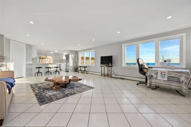 44 Washington Parkway, Stratford, CT 06615