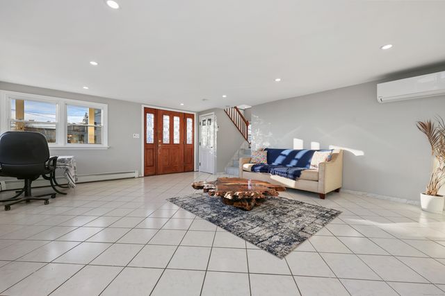 44 Washington Parkway, Stratford, CT 06615