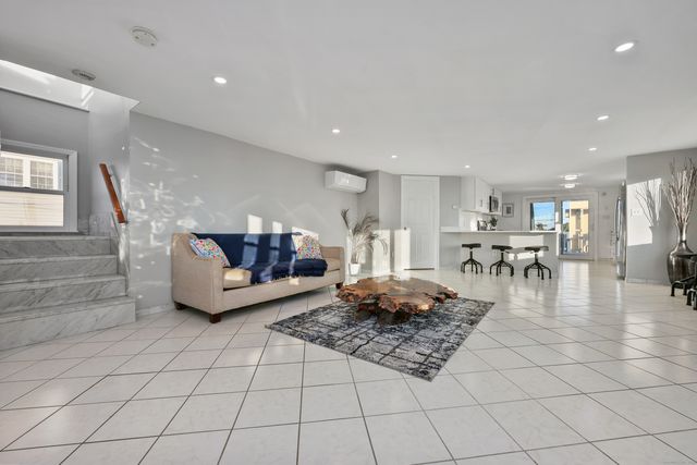 44 Washington Parkway, Stratford, CT 06615