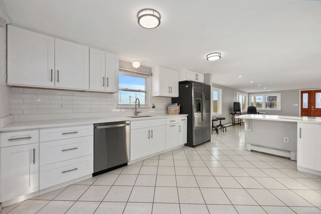 44 Washington Parkway, Stratford, CT 06615