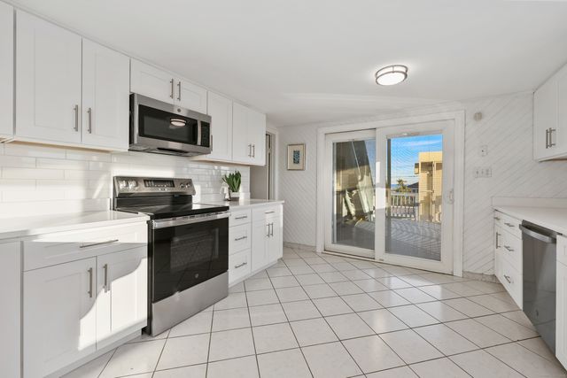 44 Washington Parkway, Stratford, CT 06615