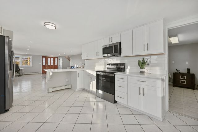 44 Washington Parkway, Stratford, CT 06615