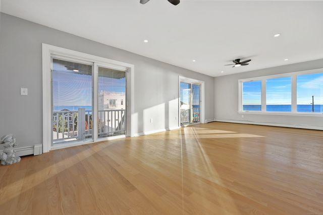 44 Washington Parkway, Stratford, CT 06615