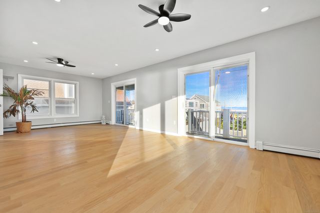 44 Washington Parkway, Stratford, CT 06615