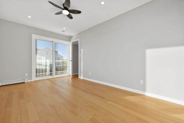 44 Washington Parkway, Stratford, CT 06615