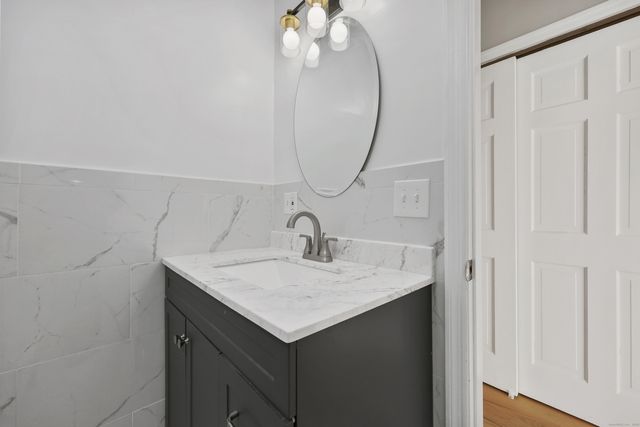 44 Washington Parkway, Stratford, CT 06615