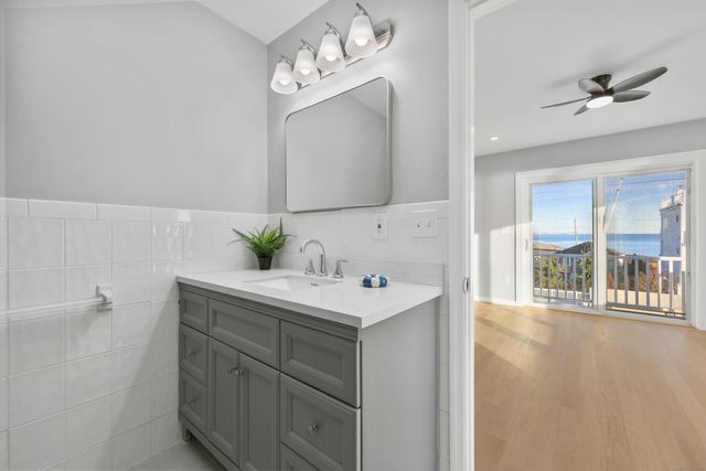 44 Washington Parkway, Stratford, CT 06615