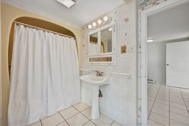 44 Washington Parkway, Stratford, CT 06615