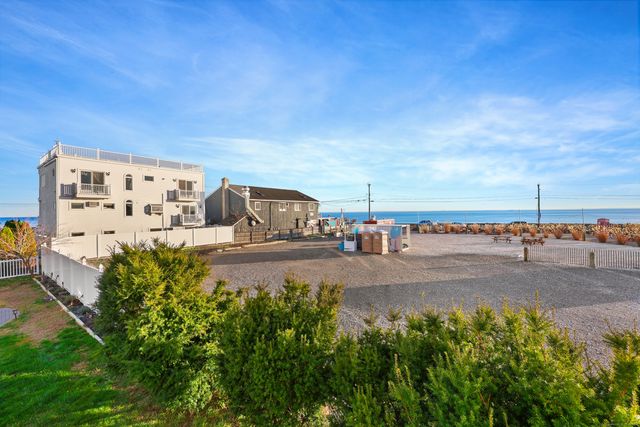 44 Washington Parkway, Stratford, CT 06615