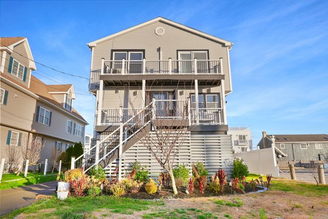 44 Washington Parkway, Stratford, CT 06615