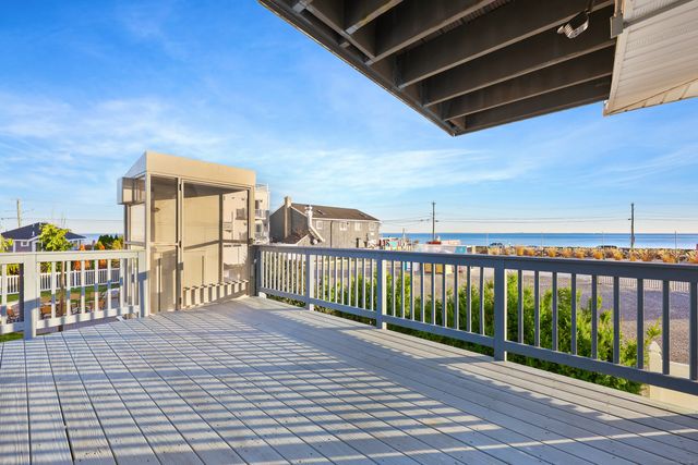 44 Washington Parkway, Stratford, CT 06615