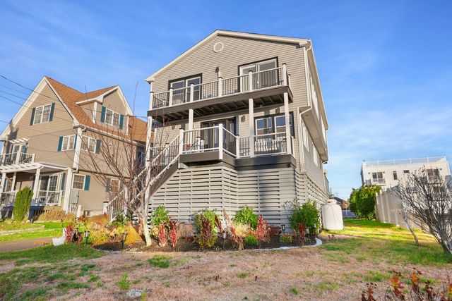 44 Washington Parkway, Stratford, CT 06615