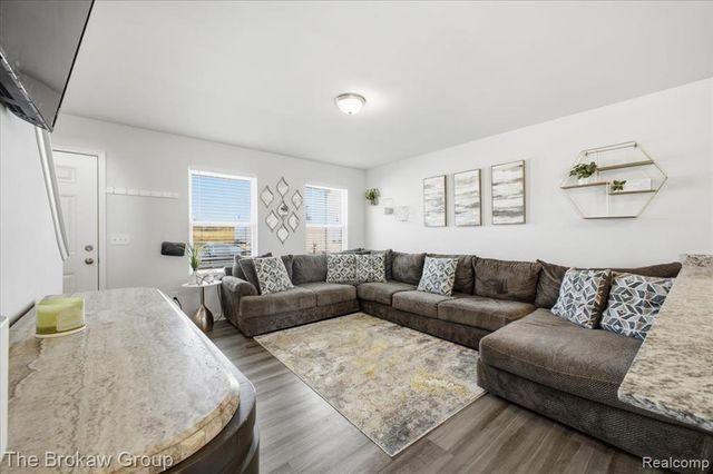 2222 Champion Drive, Burton, MI 48519