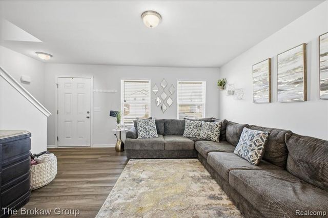 2222 Champion Drive, Burton, MI 48519