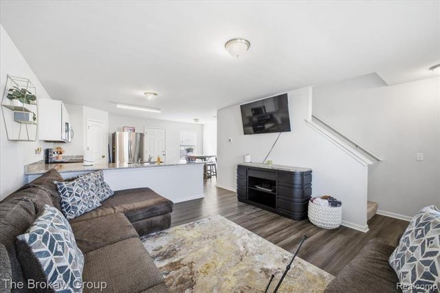 2222 Champion Drive, Burton, MI 48519