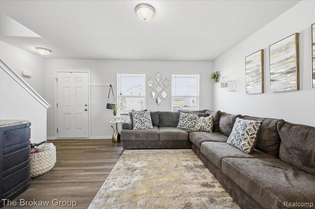 2222 Champion Drive, Burton, MI 48519