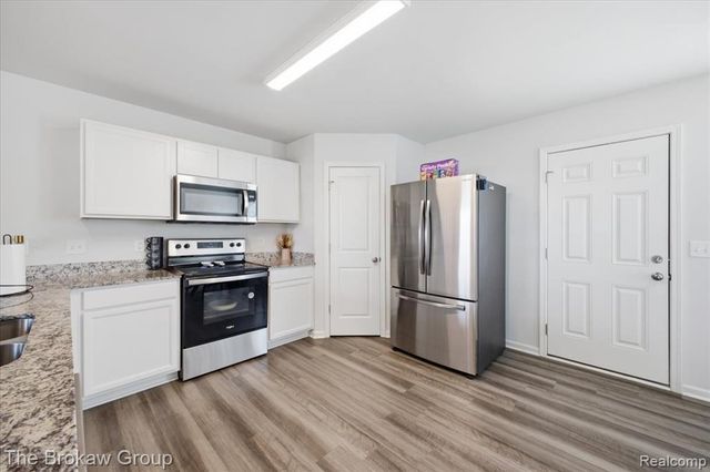 2222 Champion Drive, Burton, MI 48519