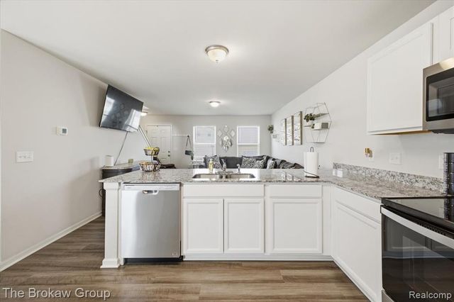 2222 Champion Drive, Burton, MI 48519