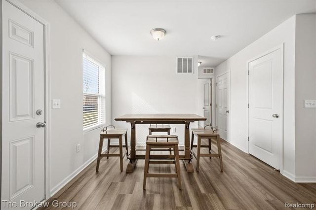 2222 Champion Drive, Burton, MI 48519