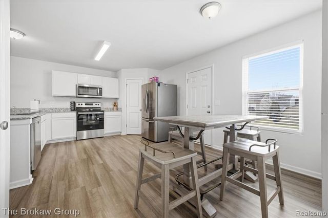 2222 Champion Drive, Burton, MI 48519