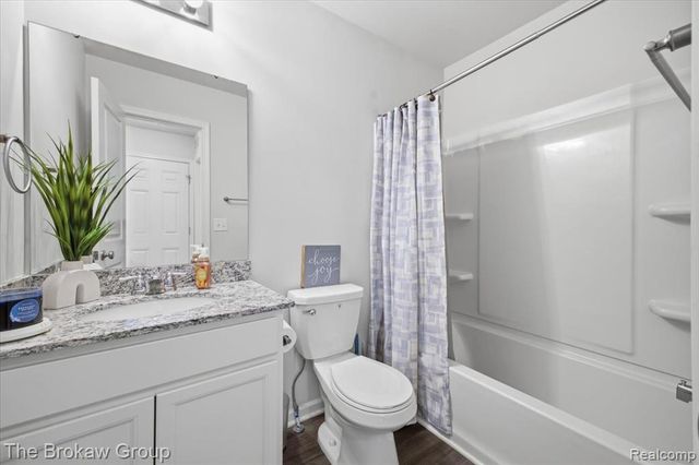 2222 Champion Drive, Burton, MI 48519