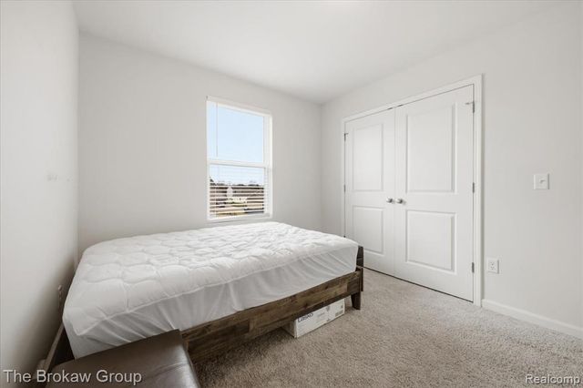 2222 Champion Drive, Burton, MI 48519