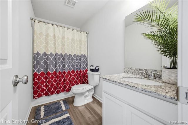 2222 Champion Drive, Burton, MI 48519