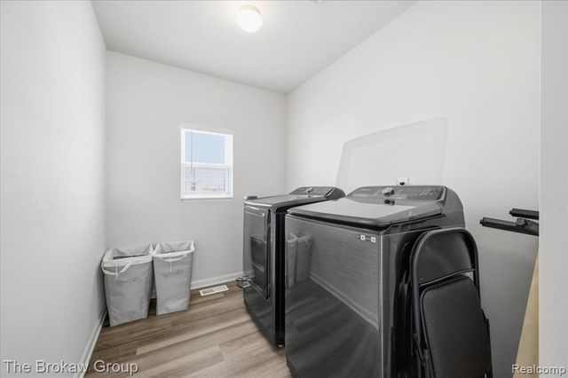 2222 Champion Drive, Burton, MI 48519