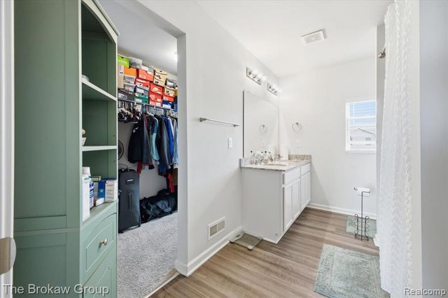 2222 Champion Drive, Burton, MI 48519