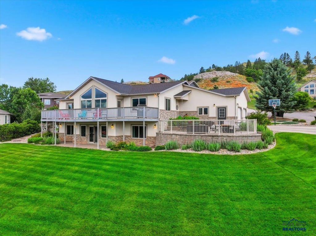 1904 Cowboy Lane, Spearfish, SD 57783