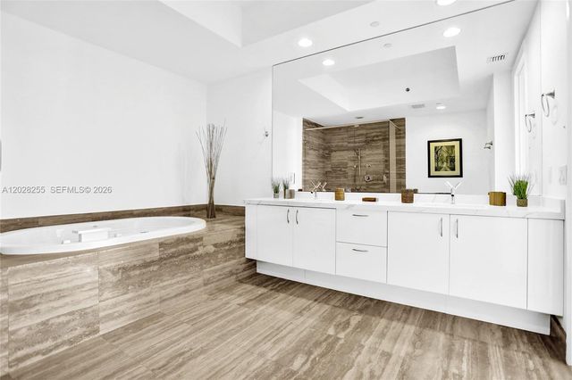 15901 Collins Avenue 2807, Sunny Isles Beach, FL 33160