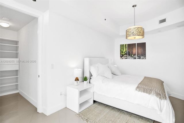 15901 Collins Avenue 2807, Sunny Isles Beach, FL 33160