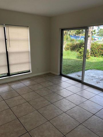 2280 NW 2nd Street, Boynton Beach, FL 33435