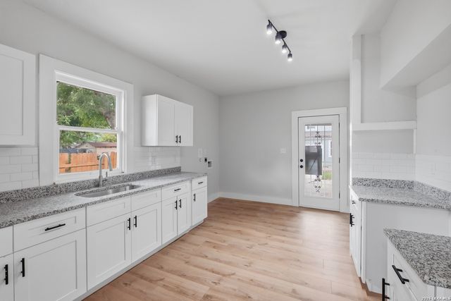329 HOT WELLS BLVD, San Antonio, TX 78223