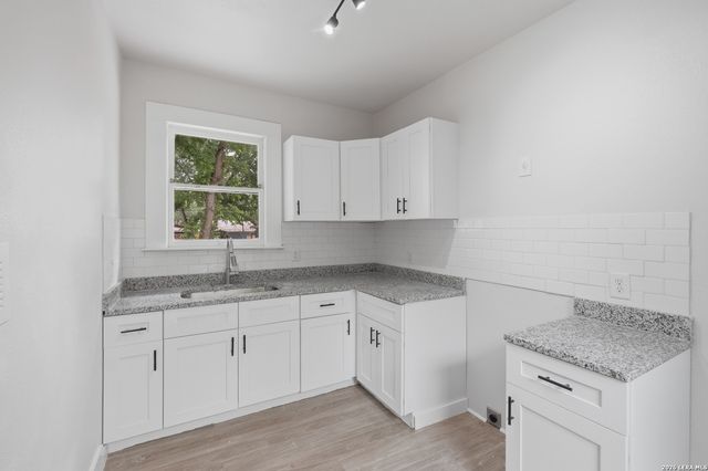 329 HOT WELLS BLVD, San Antonio, TX 78223