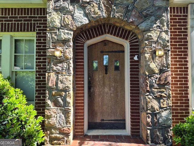 152 Mt Paran Road NE, Atlanta, GA 30327