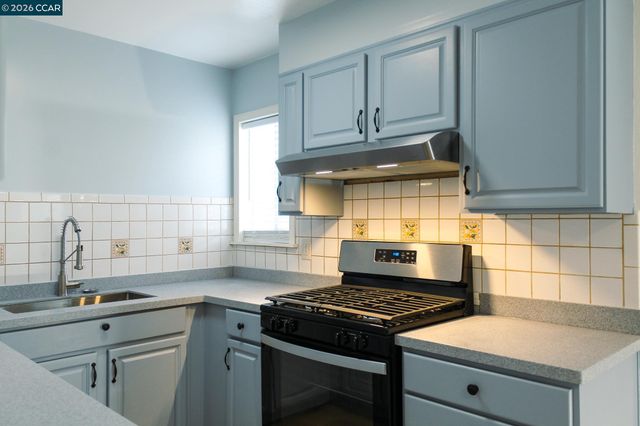 2420 Bush, Richmond, CA 94806