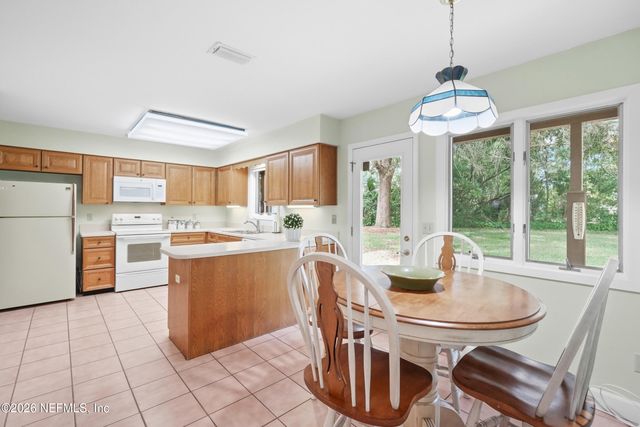 10105 COURTYARDS Place W, Jacksonville, FL 32256