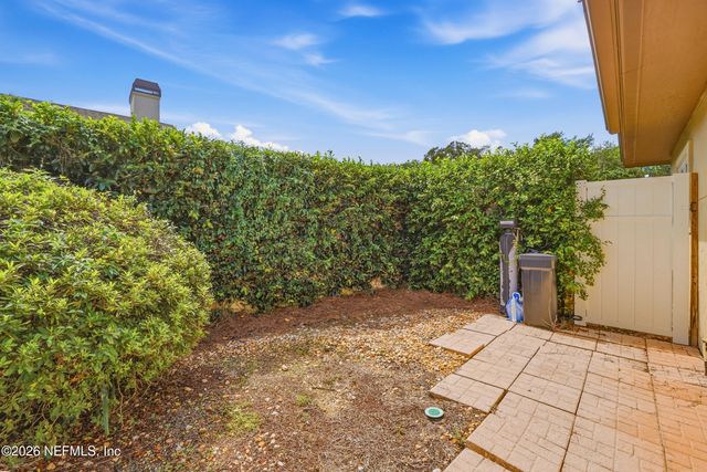 10105 COURTYARDS Place W, Jacksonville, FL 32256