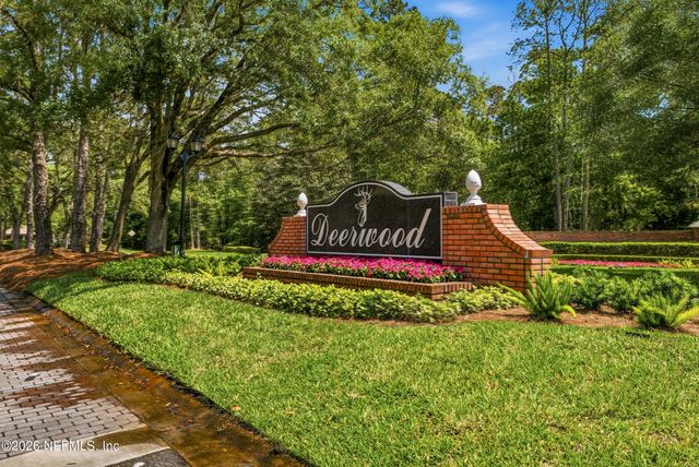 10105 COURTYARDS Place W, Jacksonville, FL 32256