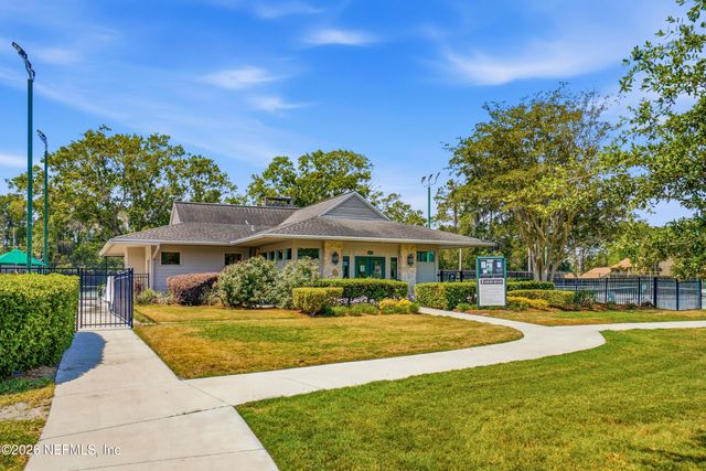 10105 COURTYARDS Place W, Jacksonville, FL 32256