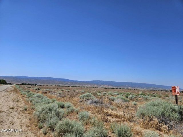 W Ave B 8 # B8, Fairmont, CA 93536