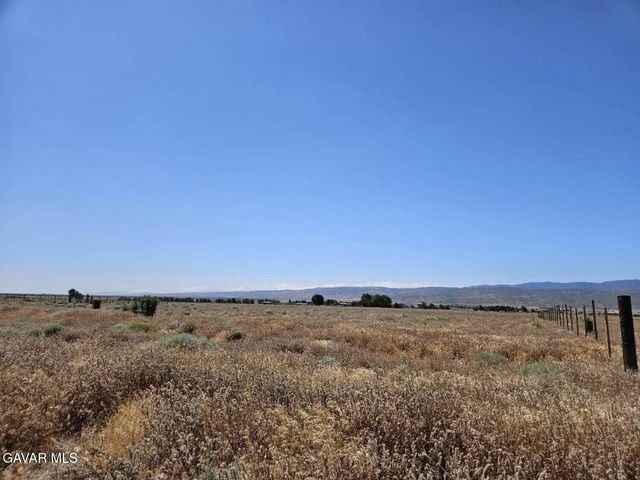 W Ave B 8 # B8, Fairmont, CA 93536